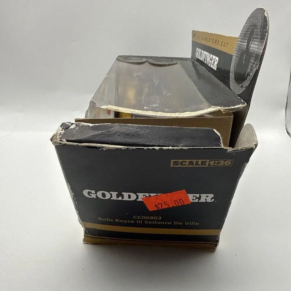 Corgi Rolls Royce III Sedance De Ville CC06803 1:36 Goldfinger 007 Diecast